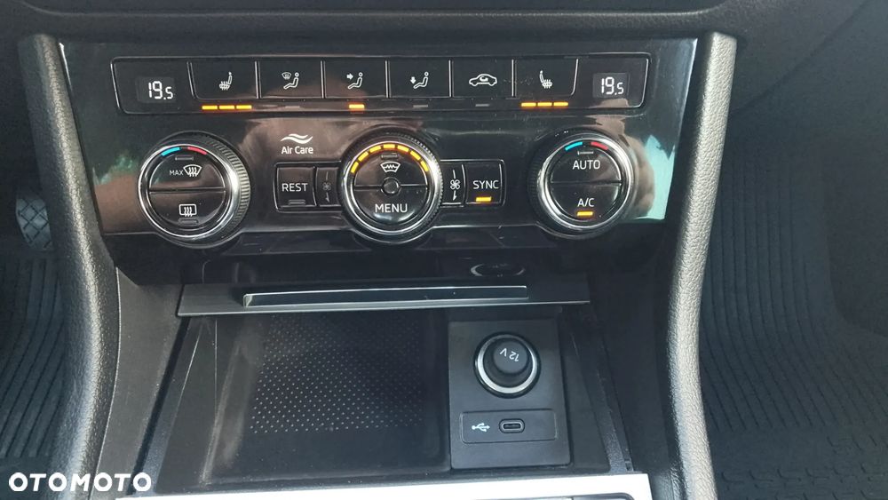 Skoda Superb 2.0 TSI Ambition DSG - 23
