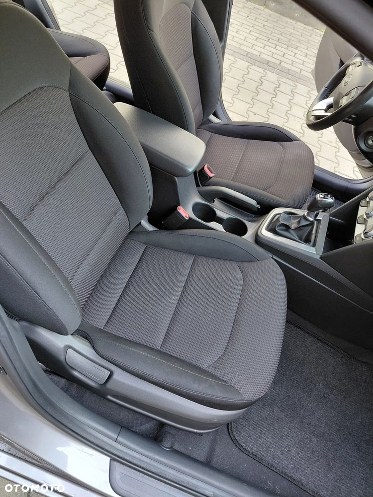Hyundai Elantra 1.6 Classic Plus - 9