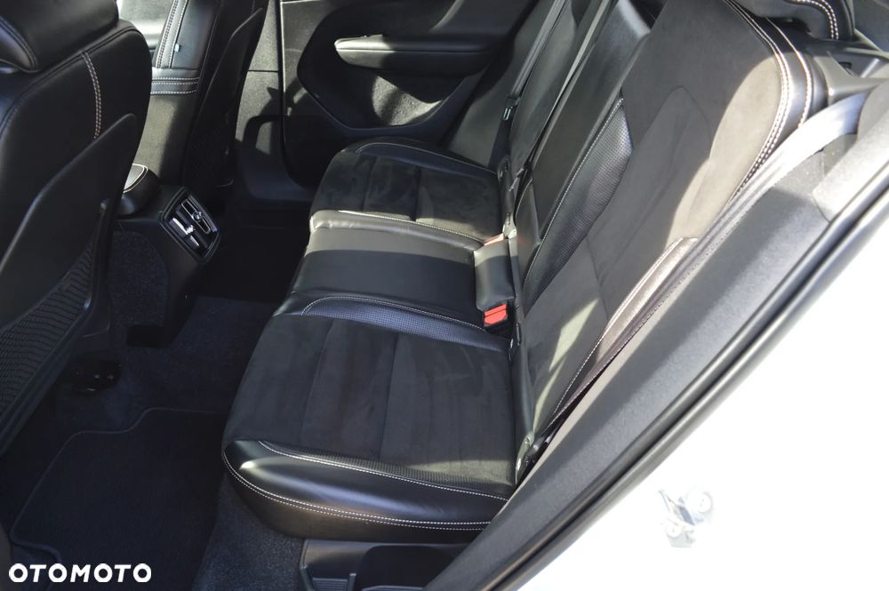 Volvo XC 40 D4 AWD Geartronic R-Design - 20