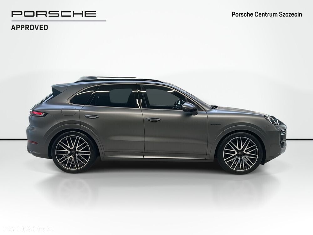 Porsche Cayenne Turbo E-Hybrid PHEV - 7
