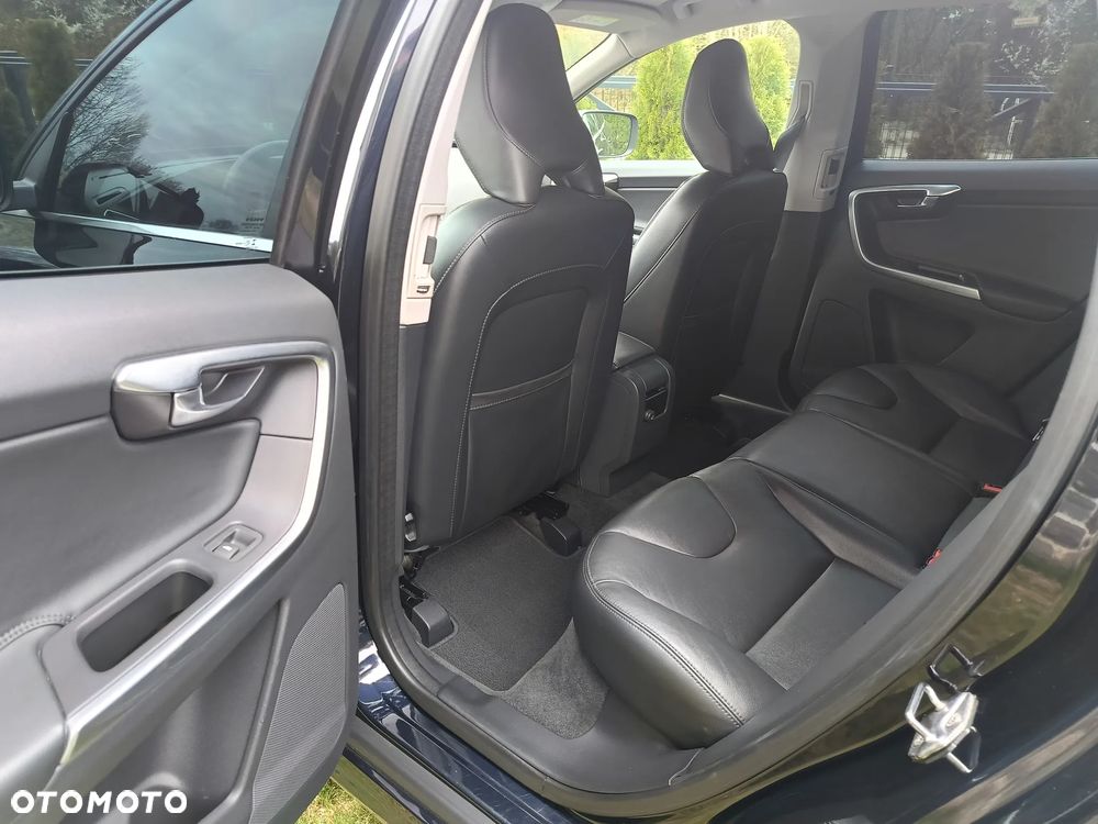 Volvo XC 60 D5 AWD Momentum - 15