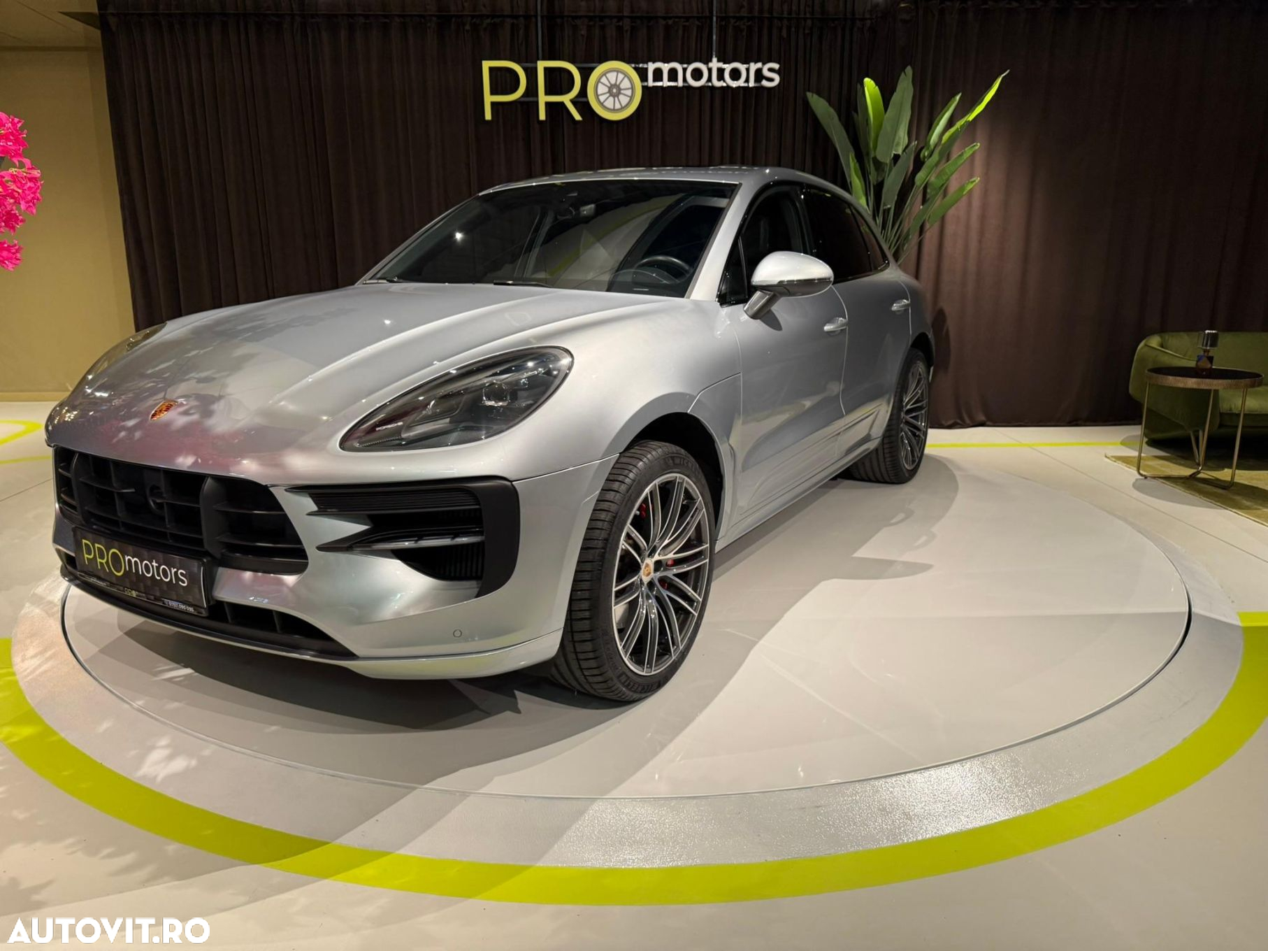 Porsche Macan - 8