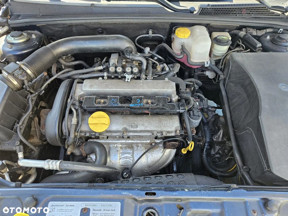 Opel Vectra 1.8 - 10