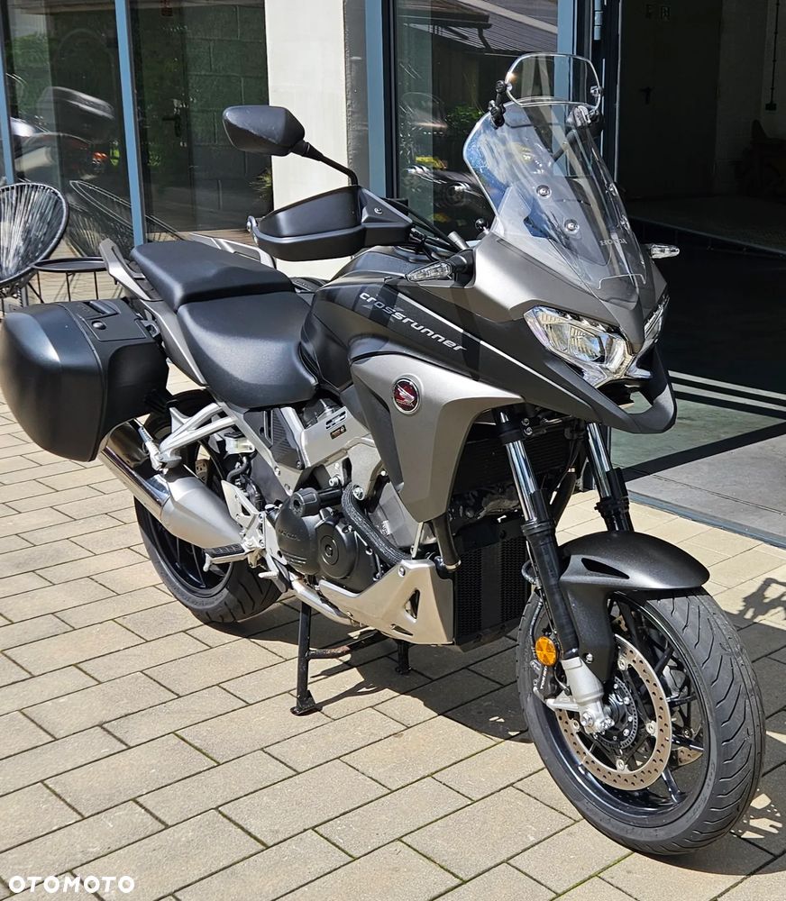 Honda VFR - 13