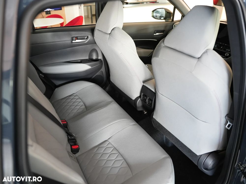 Toyota Corolla Cross - 11