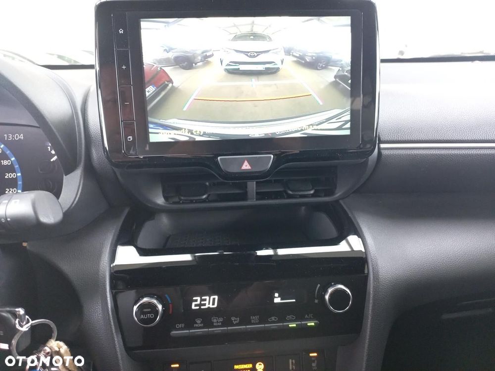 Toyota Yaris Cross Hybrid 1.5 Comfort 4x4 - 25