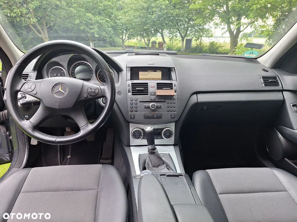 Mercedes-Benz Klasa C 180 K BlueEff Avantgarde - 2