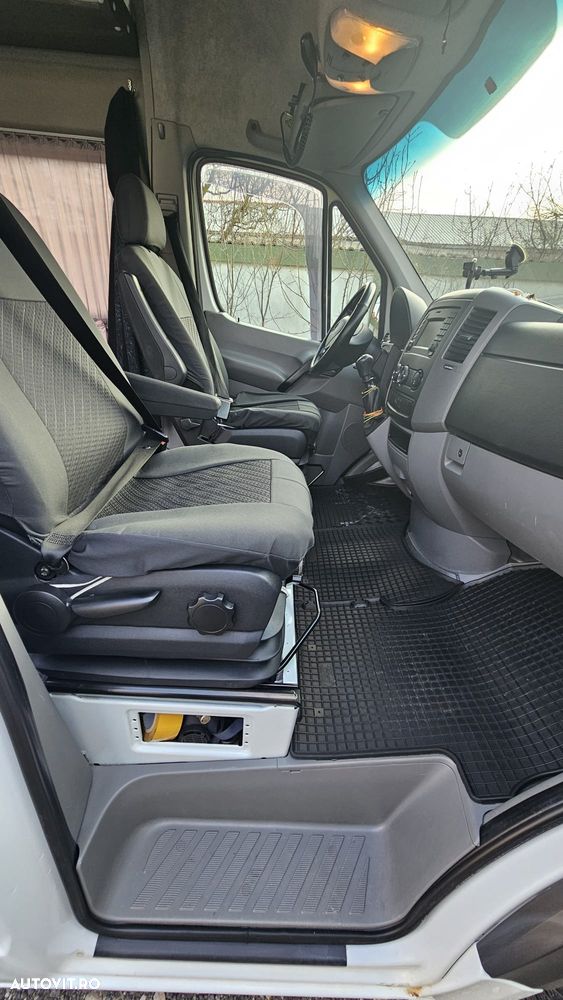 Mercedes-Benz Sprinter - 14