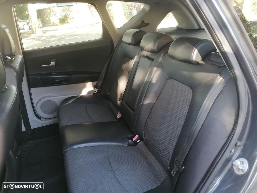 Kia Ceed Sw 2008 photo 2