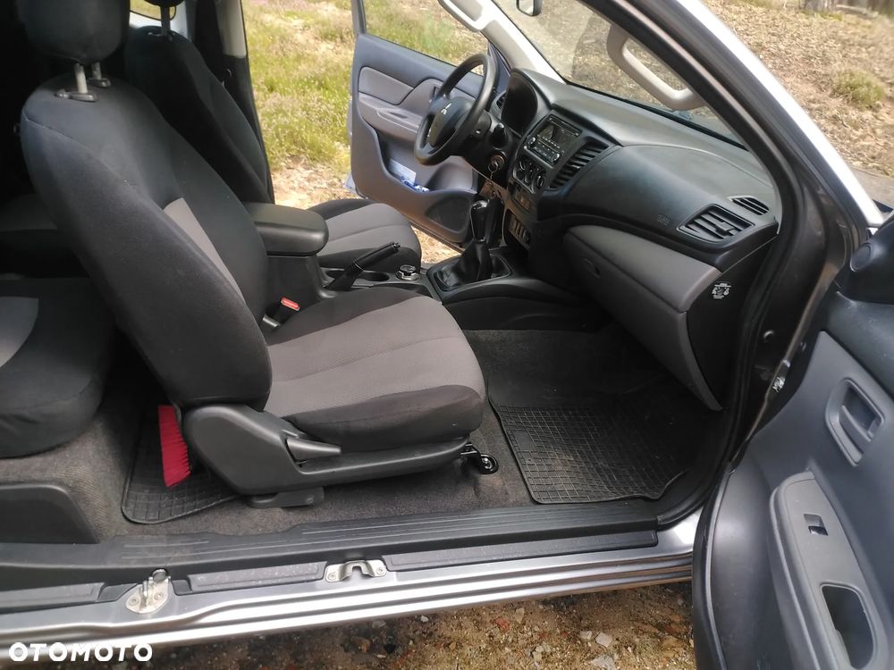 Mitsubishi L200 2.4 d CC Invite - 6