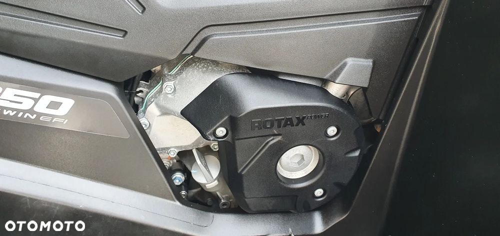 Can-Am Outlander - 10