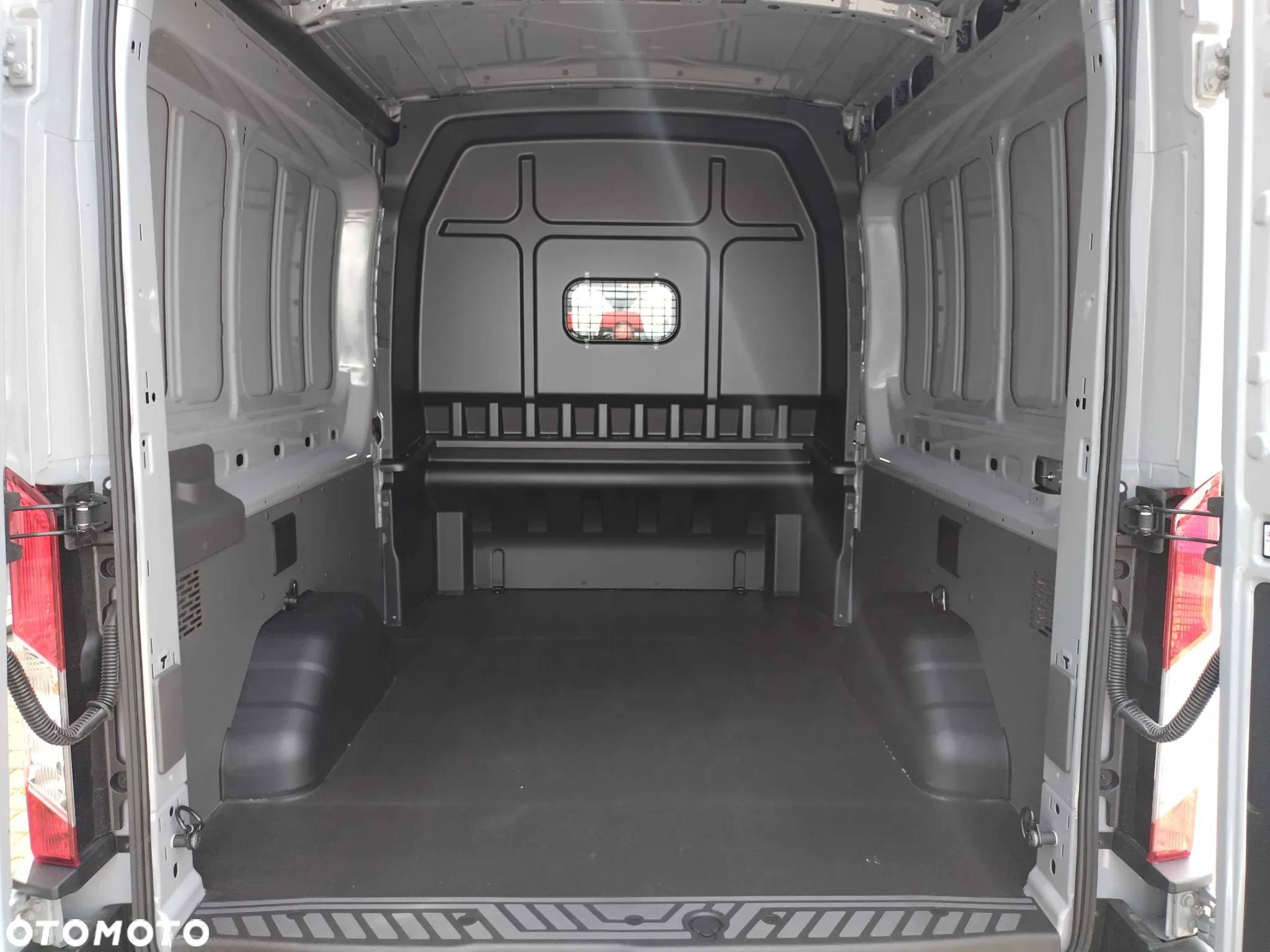 Ford Transit V363 - 4