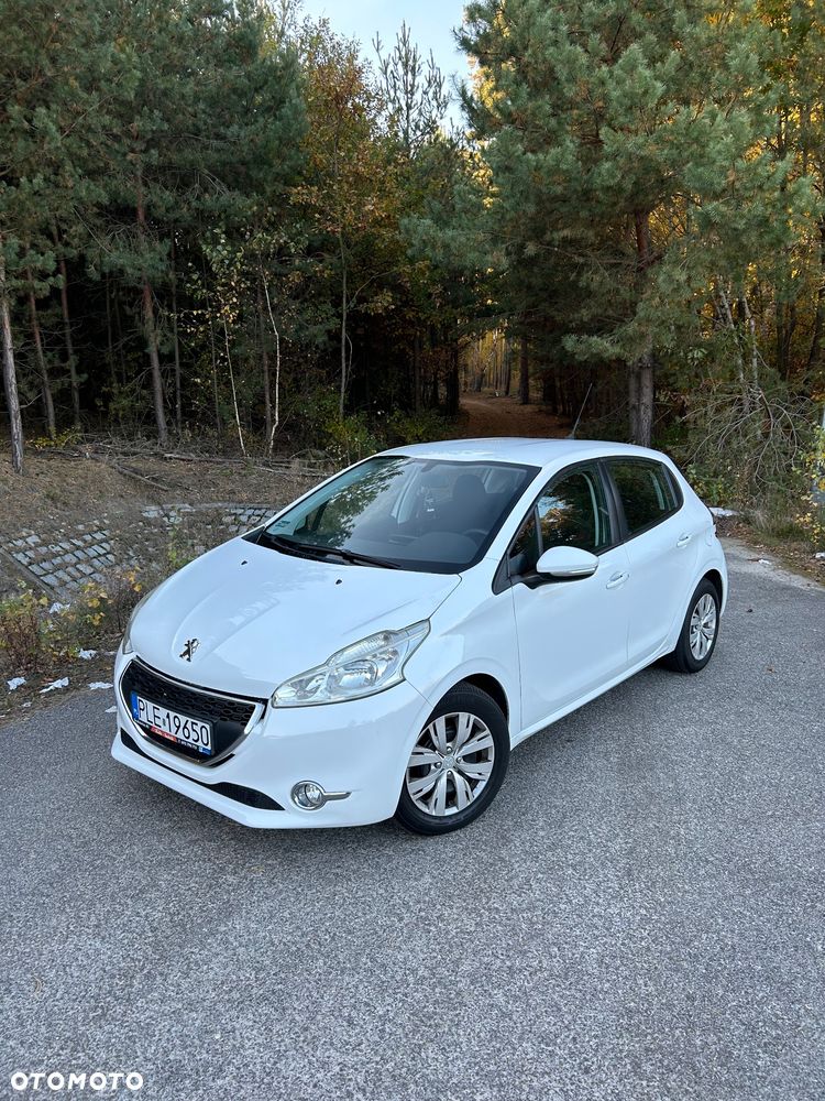 Peugeot 208 - 1