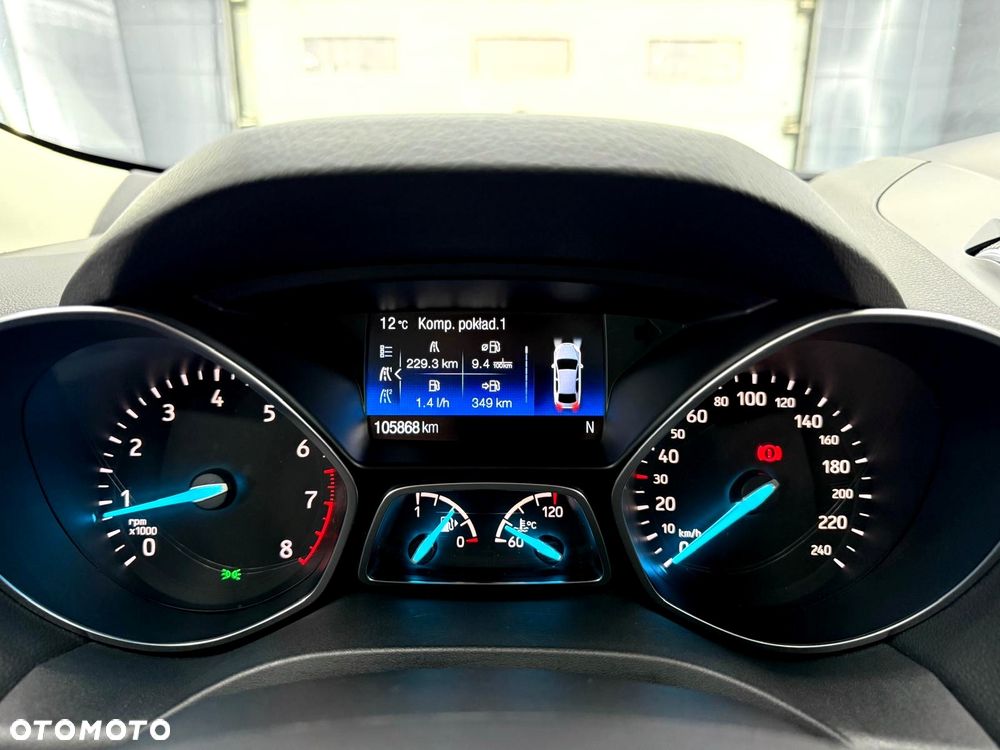 Ford Kuga 1.5 EcoBoost 2x4 Titanium - 16