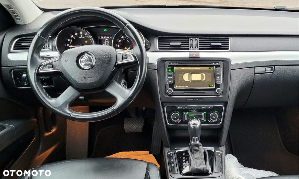 Skoda Superb 2.0 TDI Elegance DSG - 3