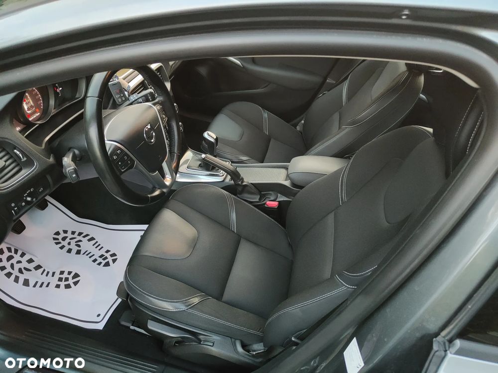 Volvo V40 D3 Momentum - 11