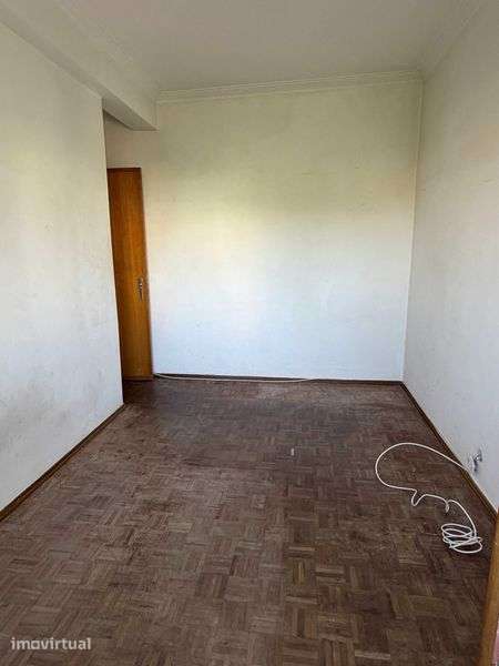 Apartamento T3 em Massamá para remodelar - Grande imagem: 3/12