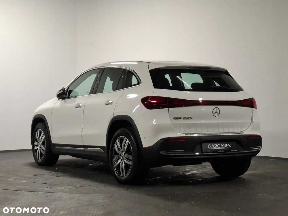 Mercedes-Benz EQA 250+ 70.5kWh Progressive - 11
