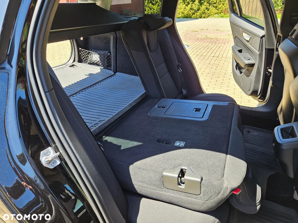 Volvo V60 D4 Momentum Pro - 27