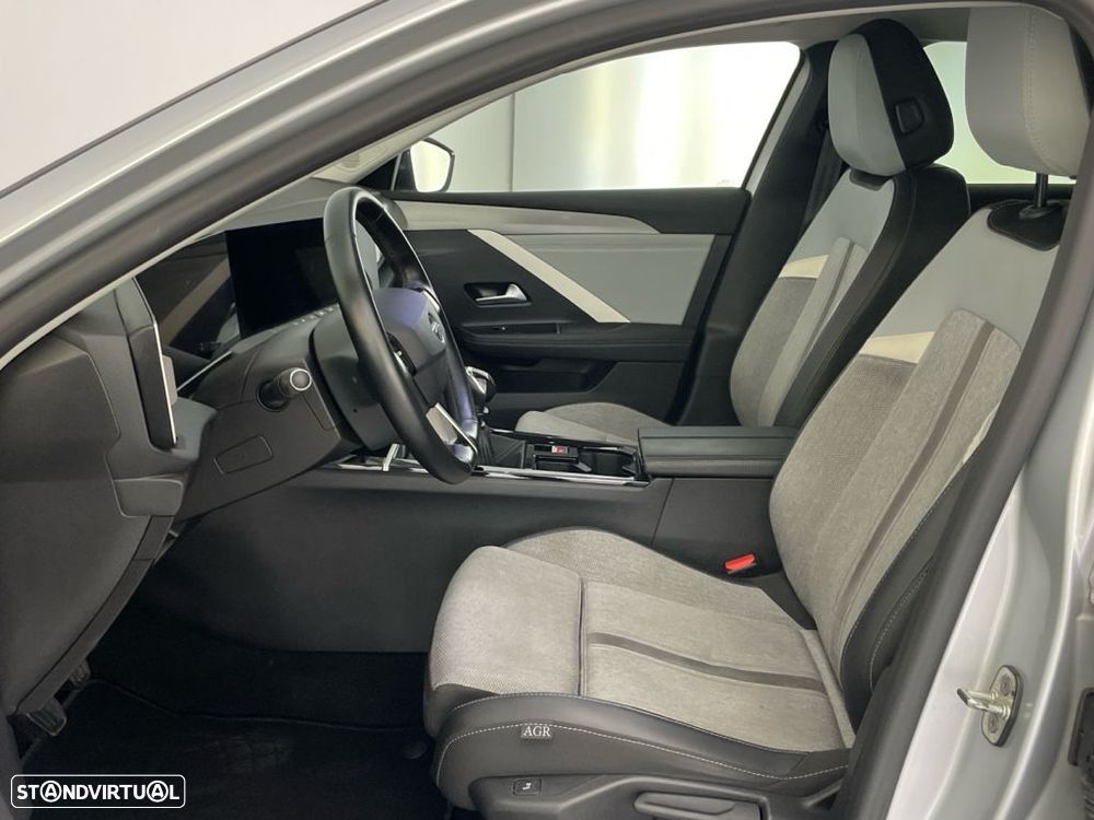 Opel Astra 1.2 T Elegance - 11