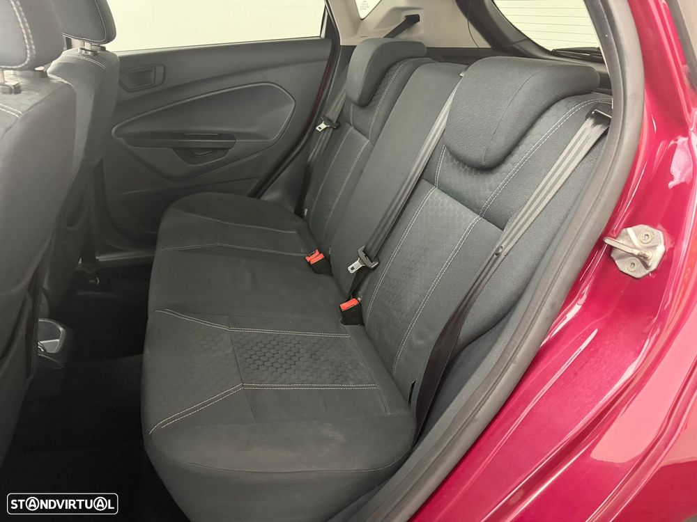 Ford Fiesta - 11
