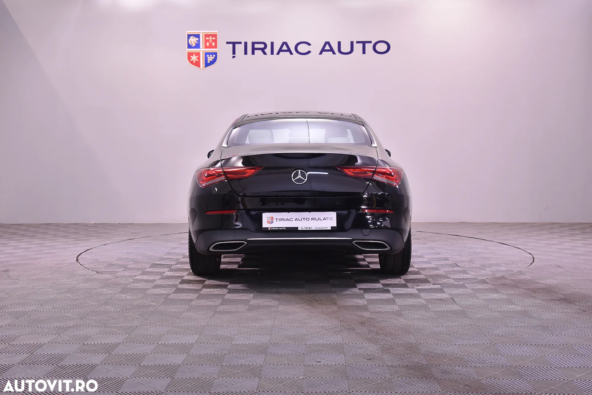 Mercedes-Benz CLA 180 7G-DCT - 4