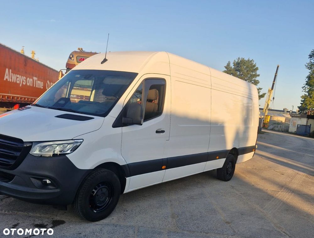 Mercedes-Benz Sprinter - 1