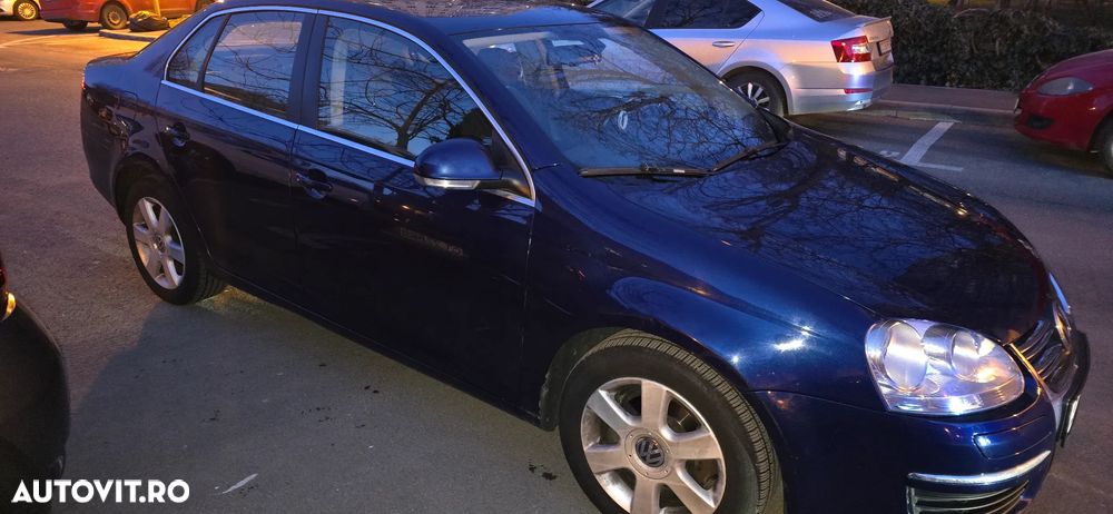 Volkswagen Jetta - 2