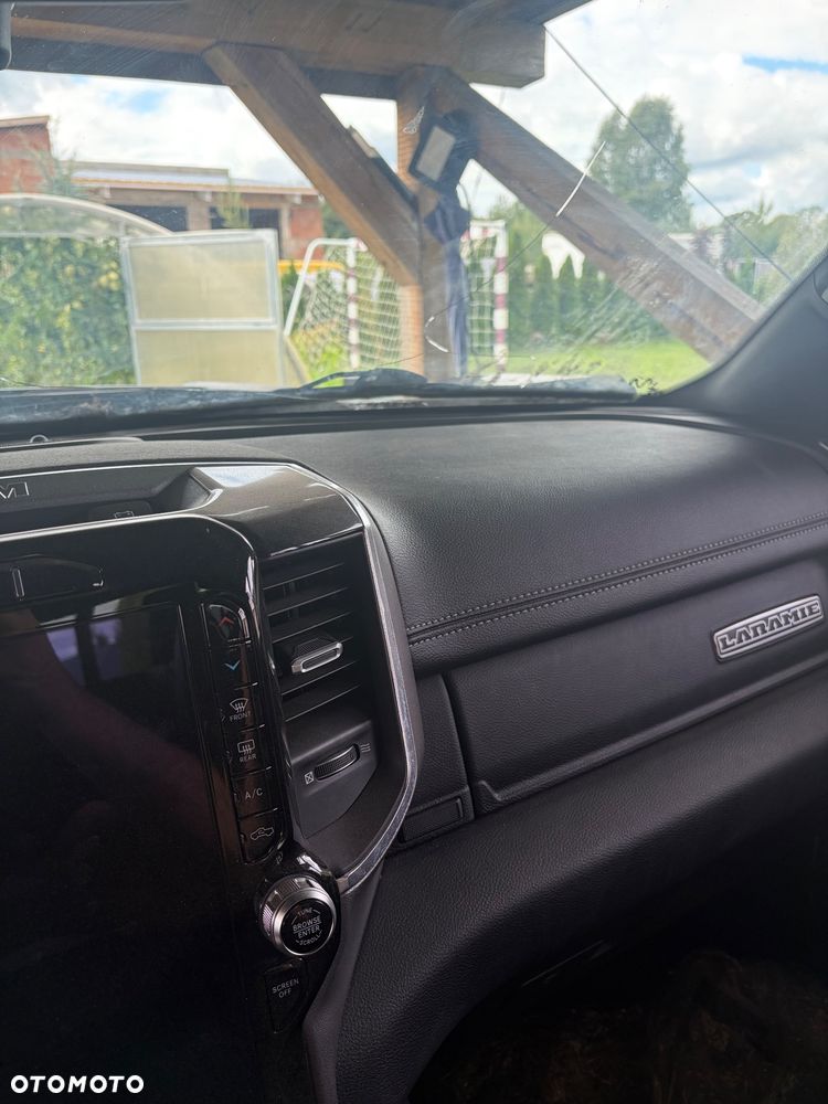 RAM 1500 5.7 Crew Cab Laramie - 20