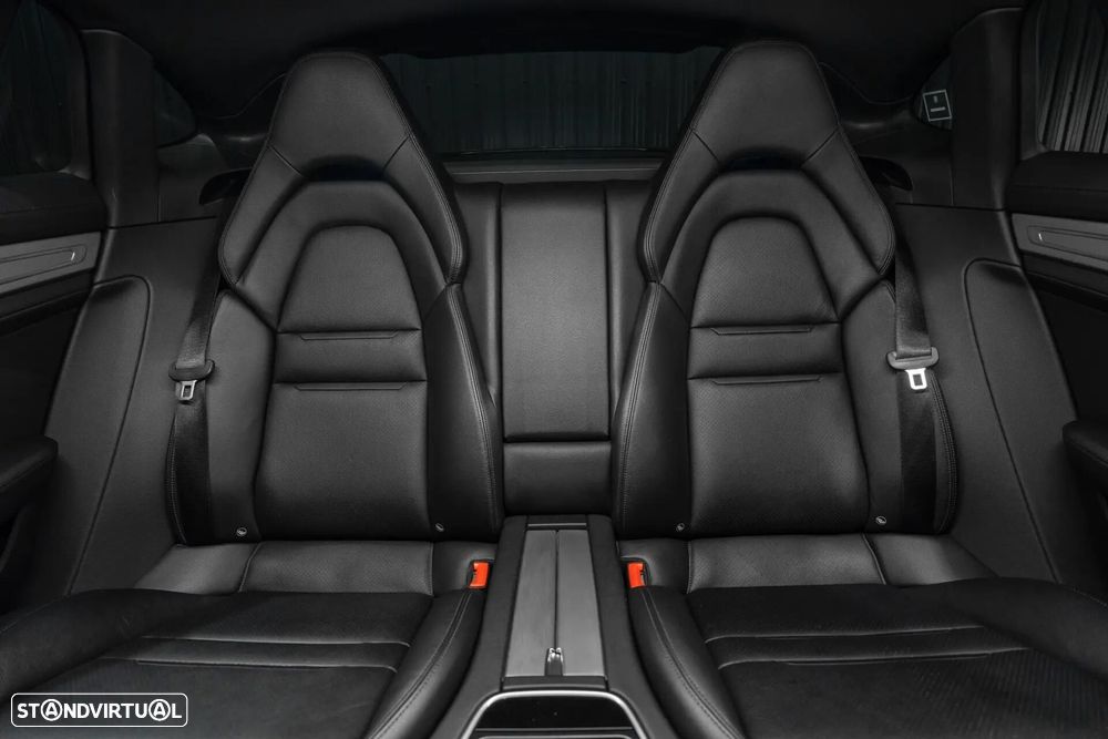 Porsche Panamera 4 E-Hybrid - 26