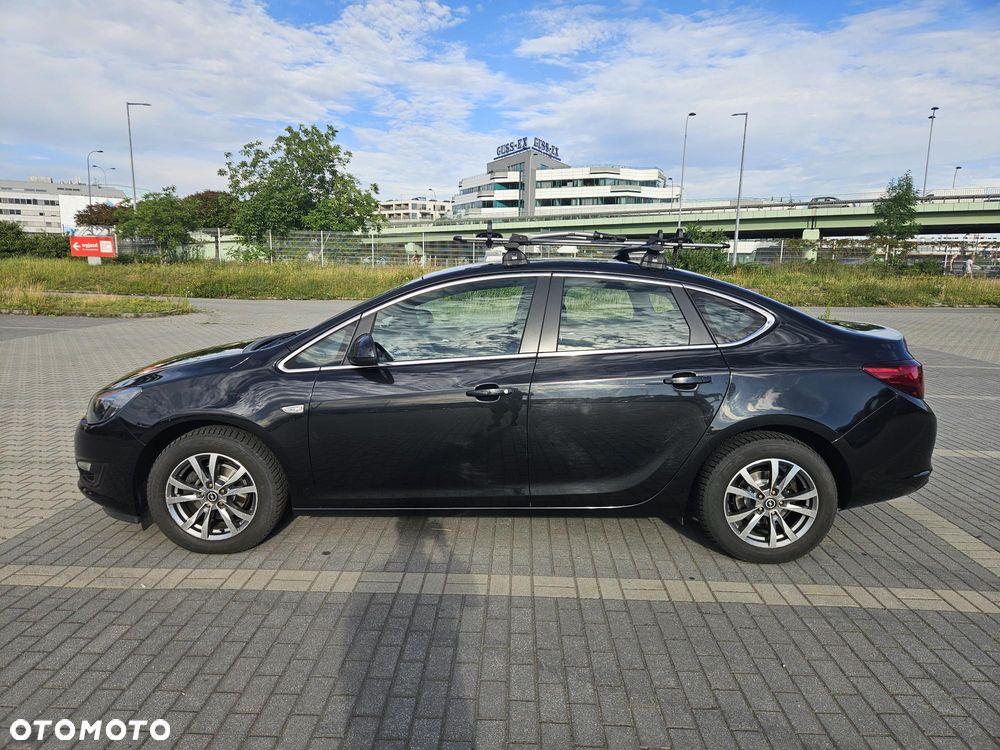 Opel Astra 1.6 Business - 2