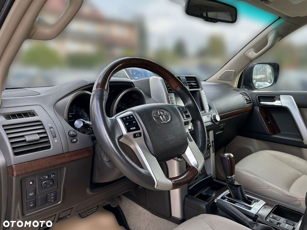 Toyota Land Cruiser 2010