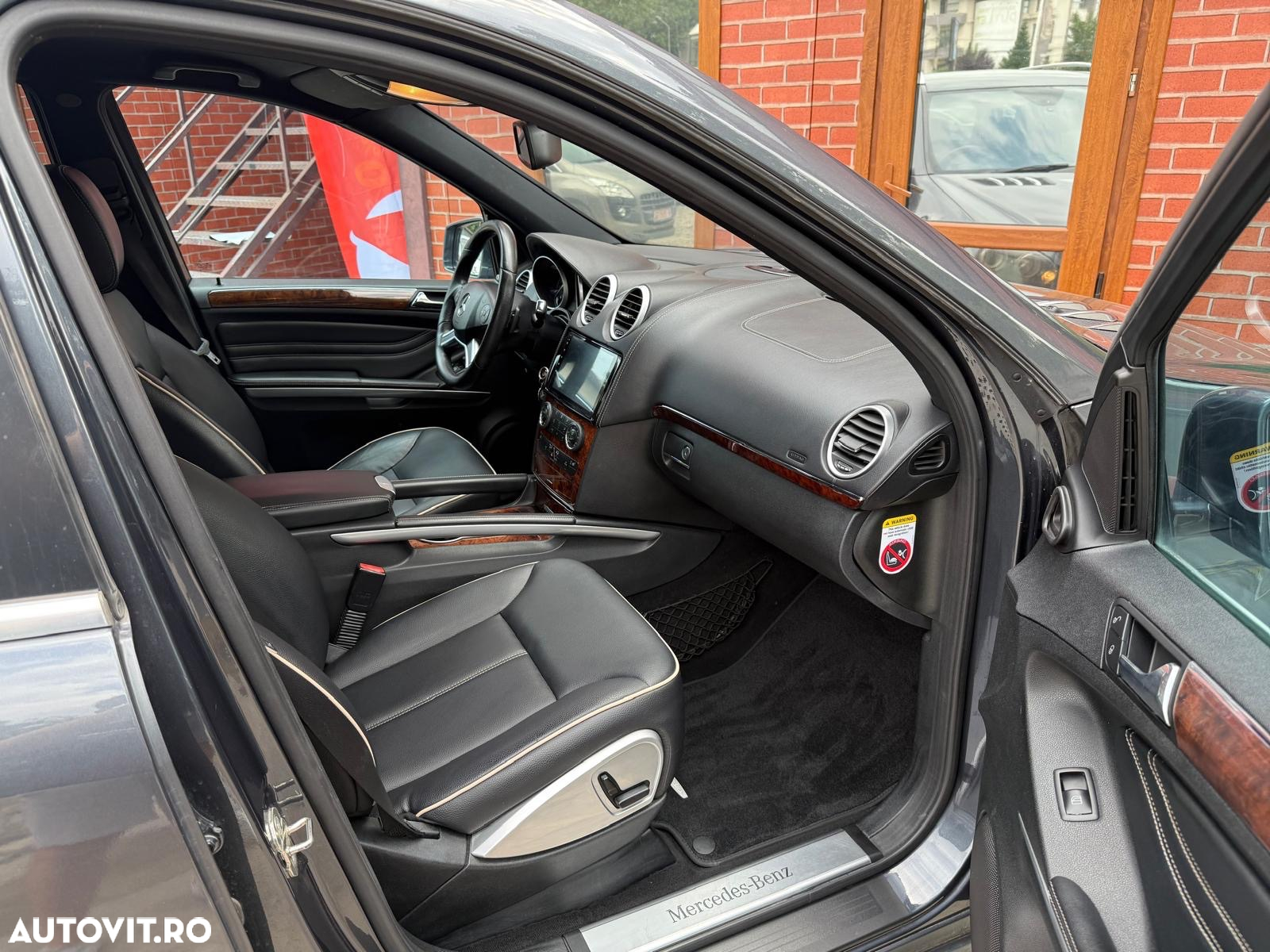 Mercedes-Benz ML 300 CDI 4Matic 7G-TRONIC DPF BlueEFFICIENCY Grand Edition - 30
