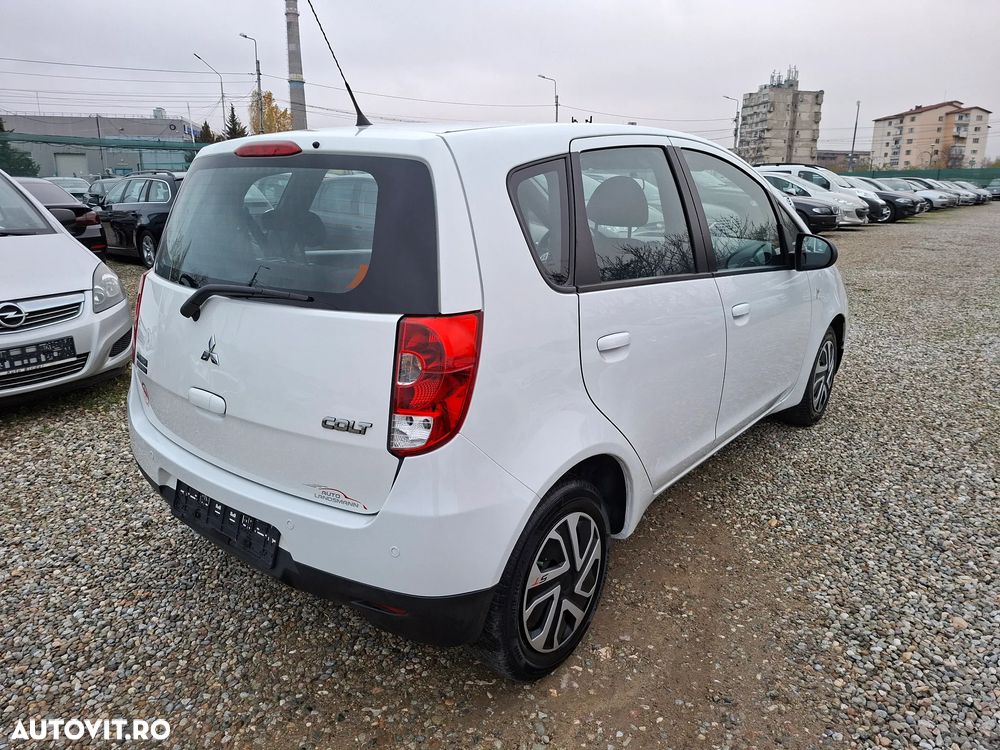 Mitsubishi Colt - 3