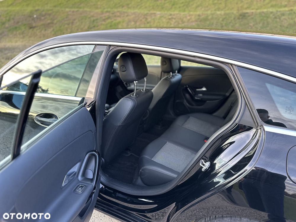 Mercedes-Benz CLA 180 7G-DCT - 15