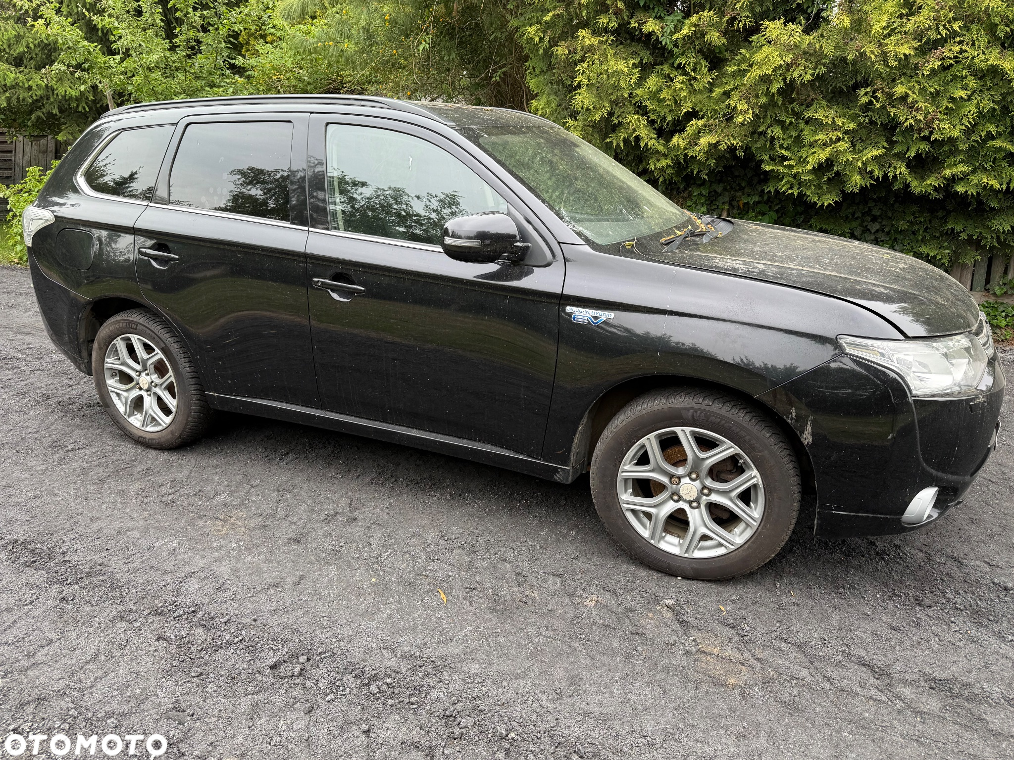 Mitsubishi Outlander - 2
