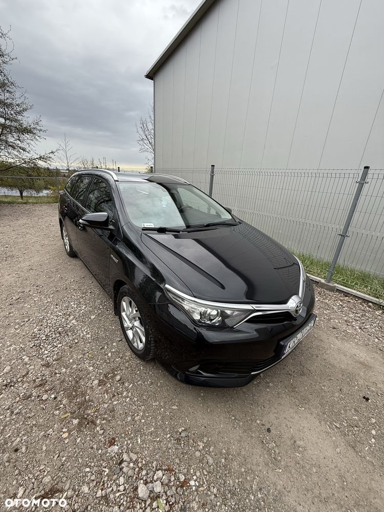 Toyota Auris 2018 photo 2
