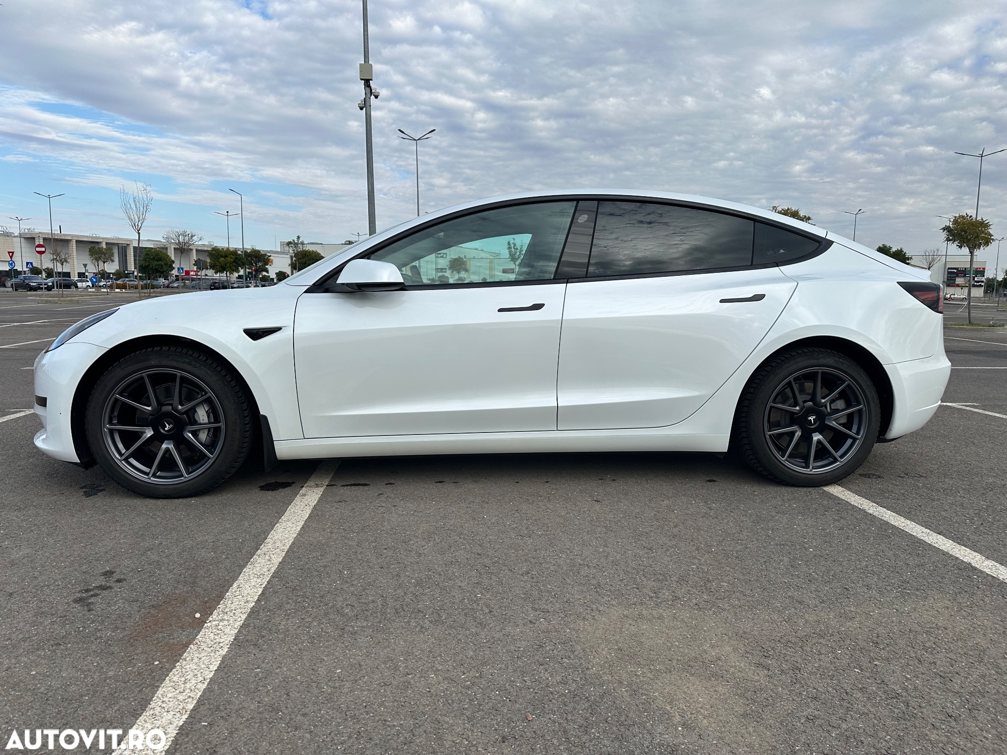 Tesla Model 3 Standard - 4