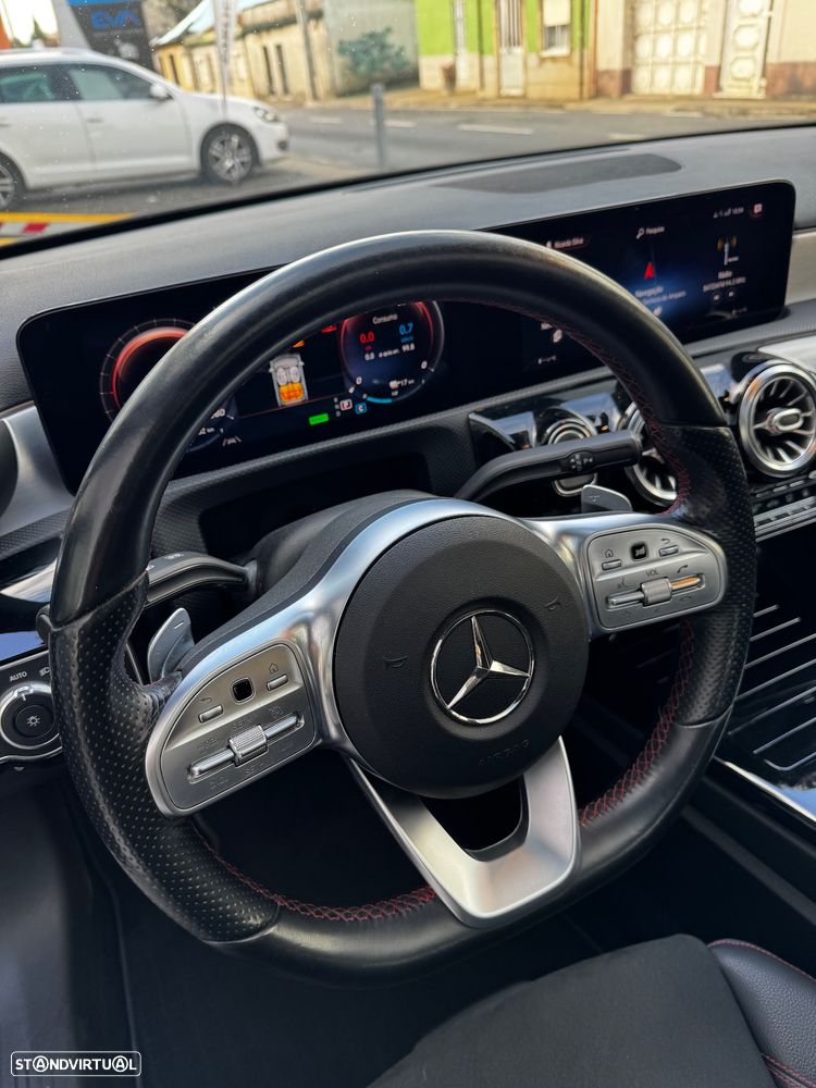 Mercedes-Benz A 250 Limousine e AMG Line - 13