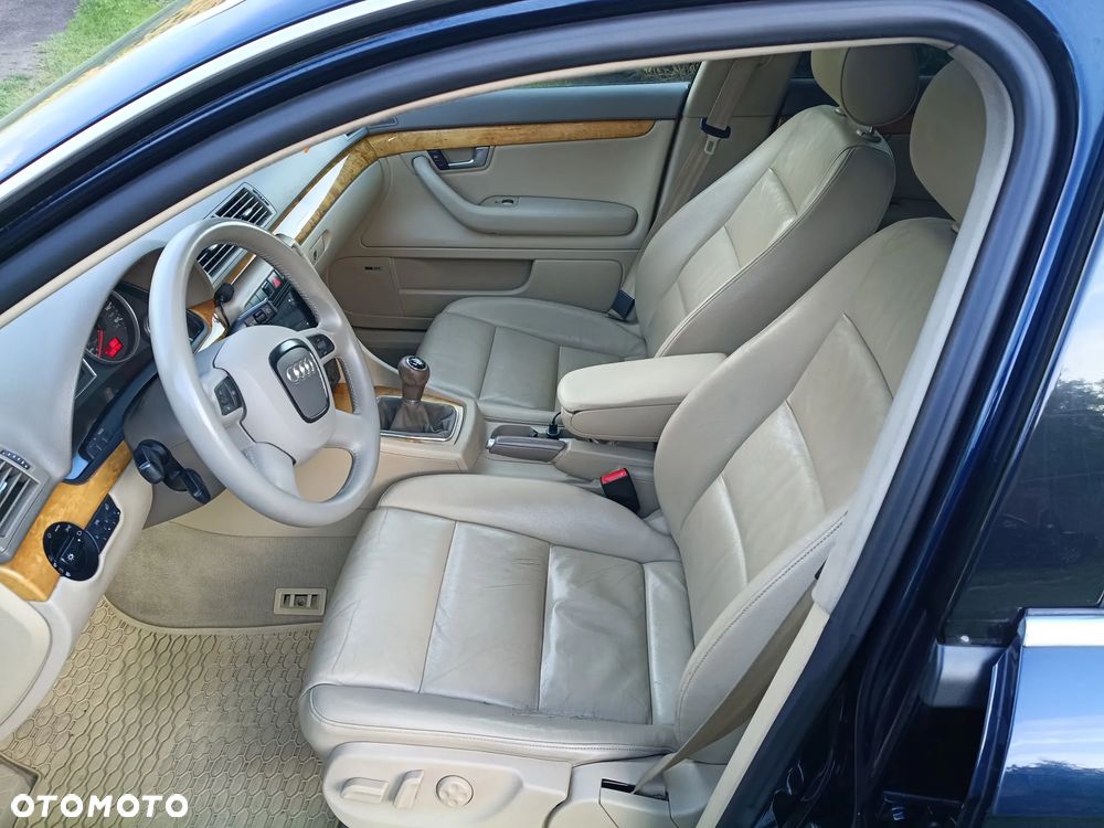 Audi A4 Limousine - 3