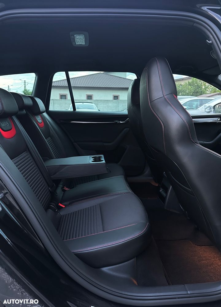 Skoda Octavia Combi Diesel 2.0 TDI DSG RS - 10