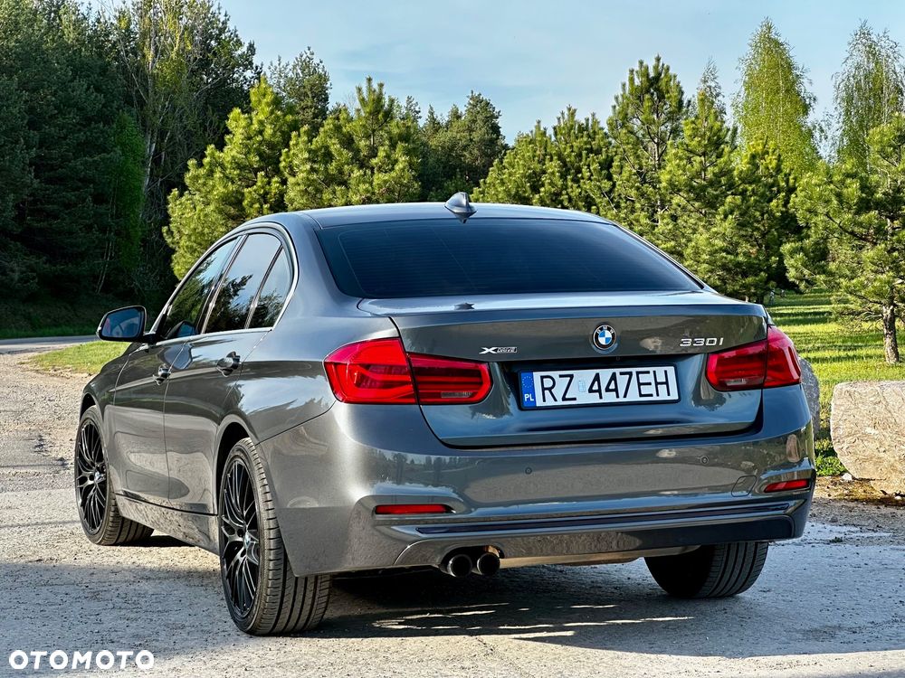 BMW Seria 3 330i xDrive Sport Line - 35