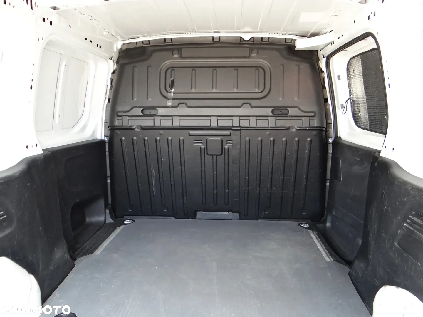 Opel COMBO - 16