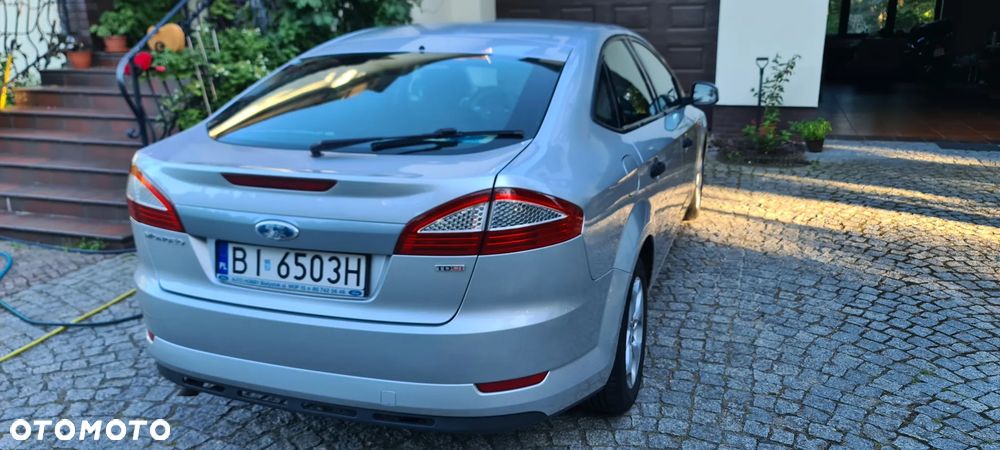 Ford Mondeo 1.8 TDCi Ambiente - 24