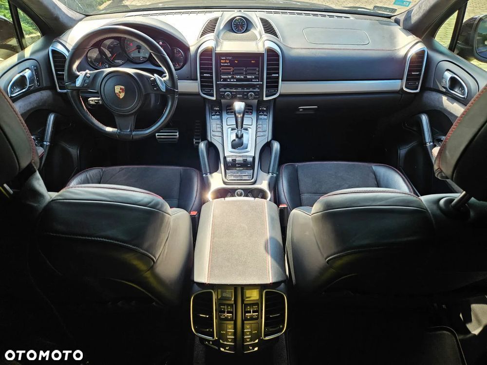 Porsche Cayenne - 34