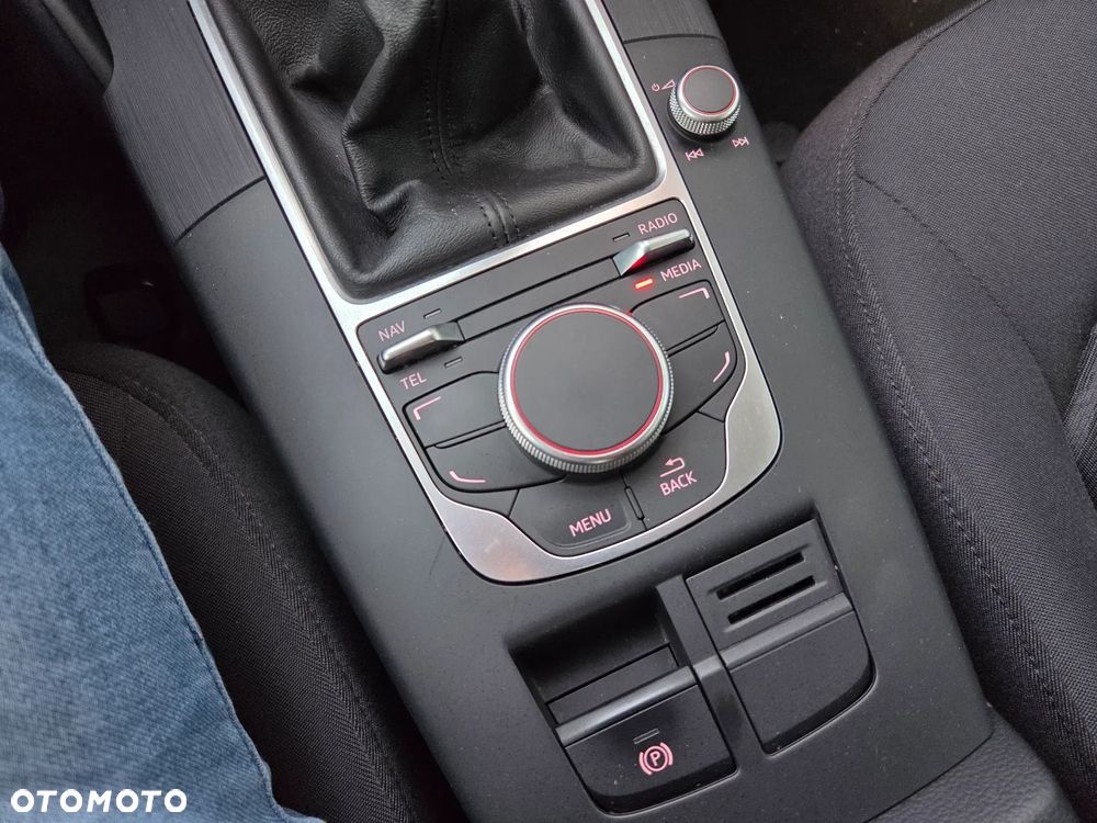 Audi A3 Sportback 2.0 TDI (clean diesel) Attraction - 25