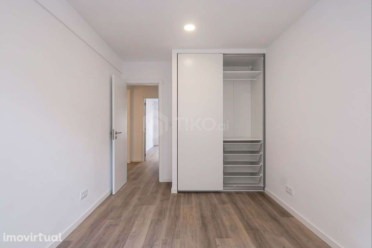 APARTAMENTO T3  NA AMORA – 100 m²  COMPLETAMENTE RENOVADO - Grande imagem: 3/28