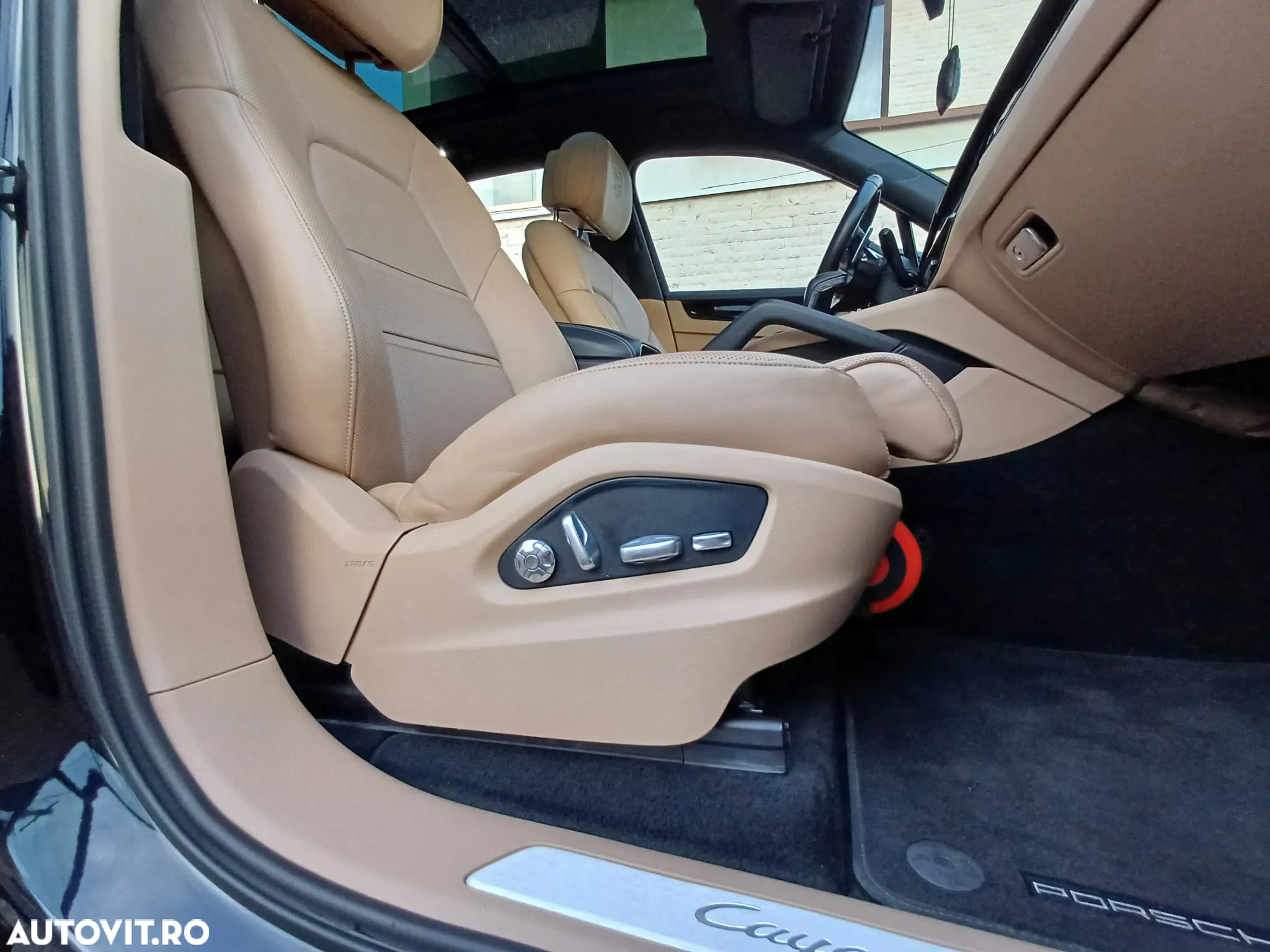 Porsche Cayenne - 12