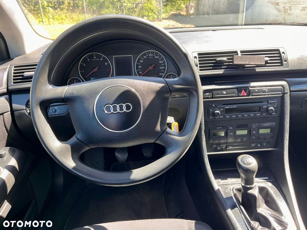 Audi A4 Limousine - 15