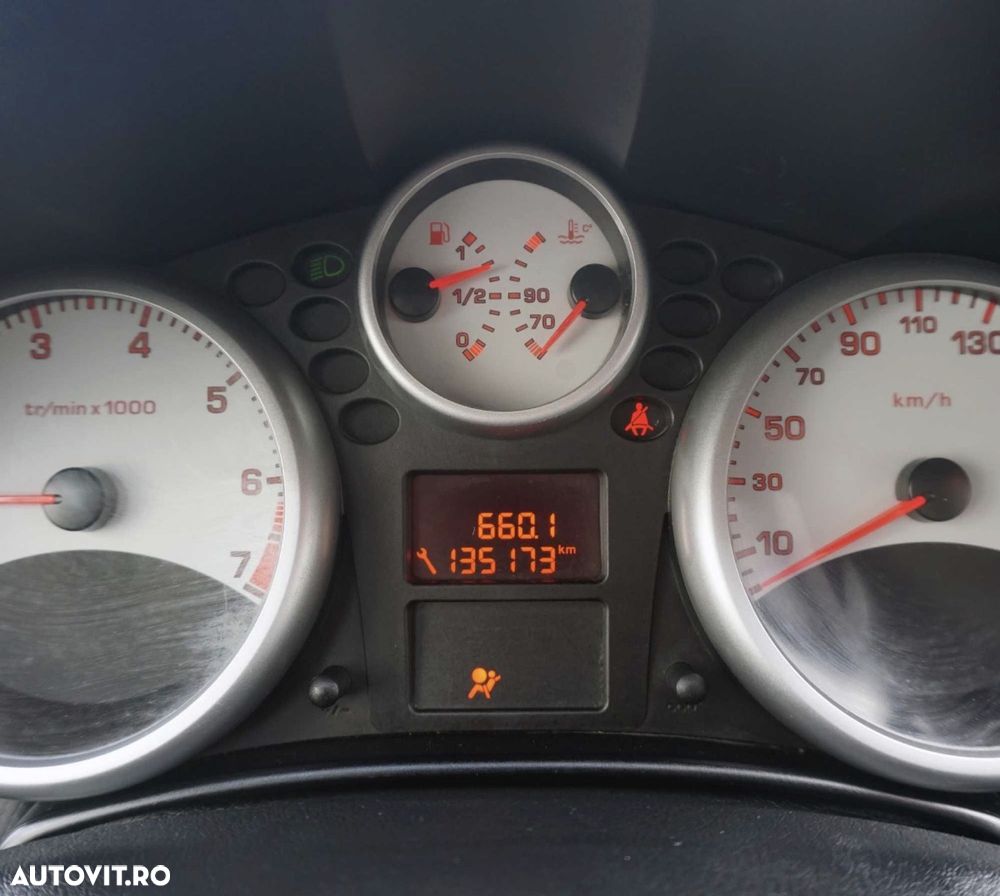 Peugeot 207 - 10